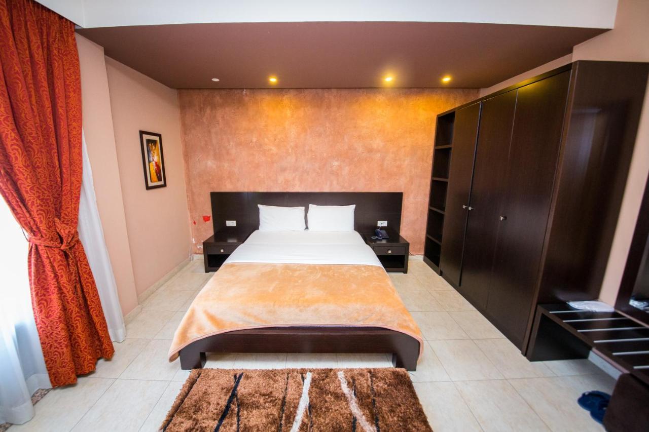 Hotel Denver Tirana Exterior photo